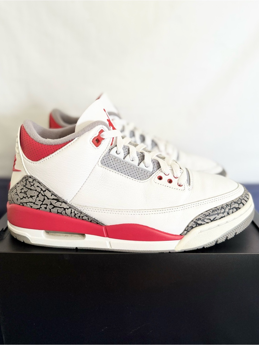 AUTHENTIC Jordan 3 Retro Fire Red size 9.5 
DN3707-160 2022 PRE-OWNED